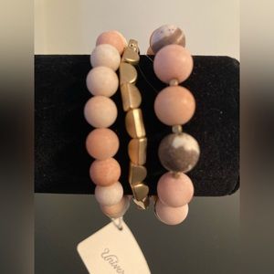 Universal Threads bracelet pink and golden genuine stone beads